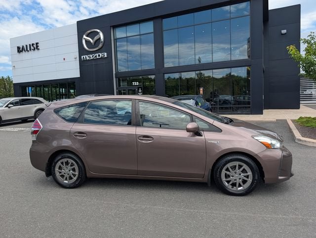 2017 Toyota Prius v — side profile view