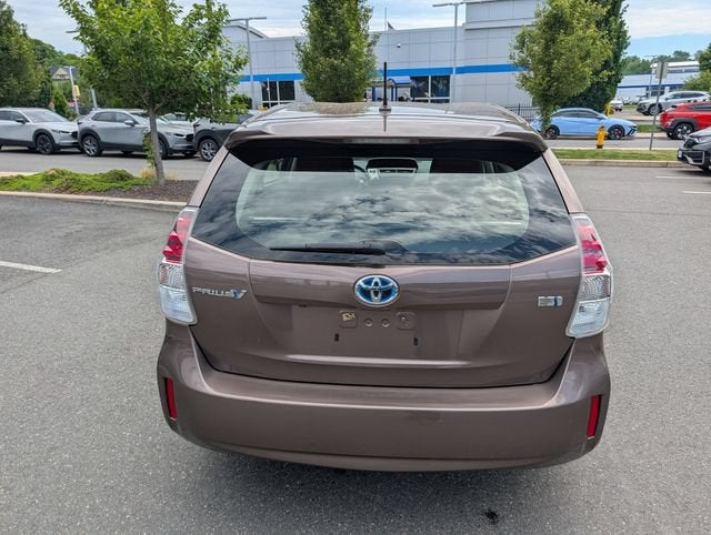 2017 Toyota Prius v — interior view